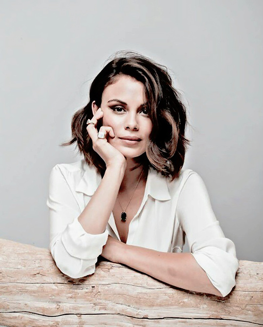 Nathalie Kelley