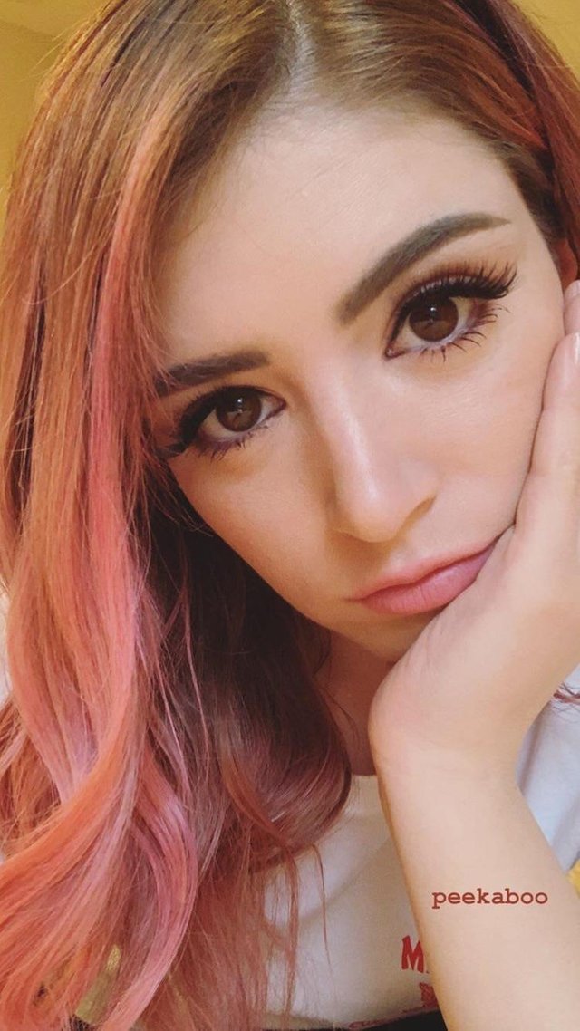 Chrissy Costanza Chrissy Costanza