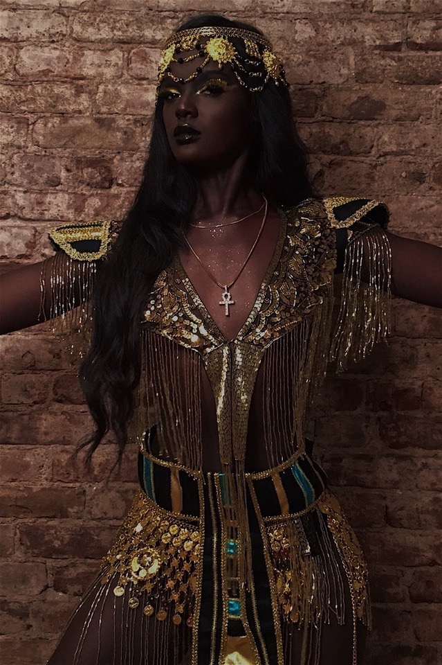 Duckie Thot