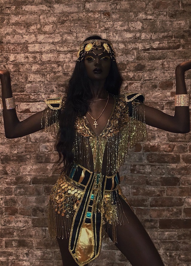 Duckie Thot