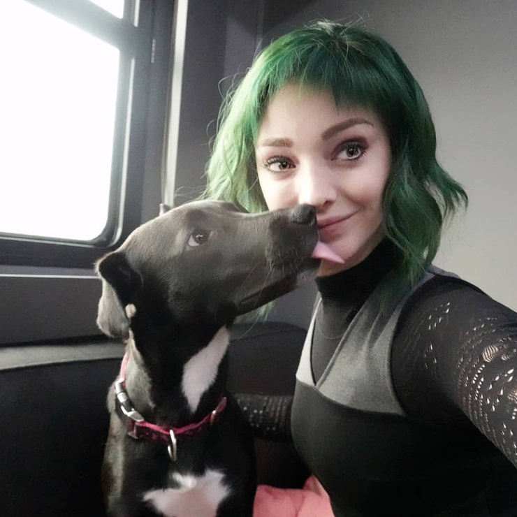Emma Dumont Emma Dumont