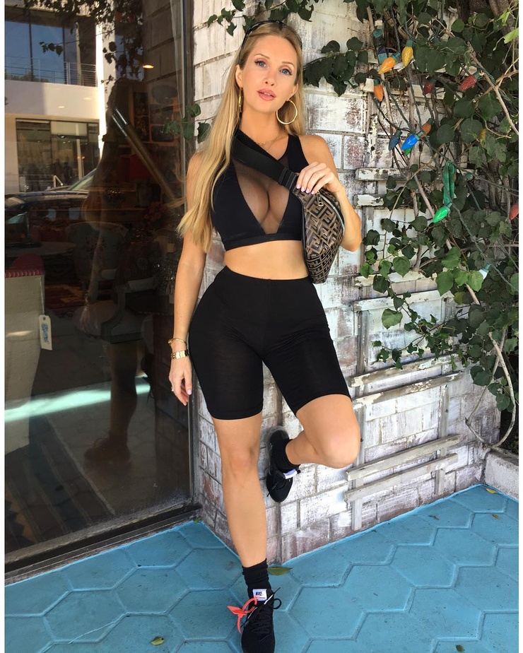 Amanda Lee (I)