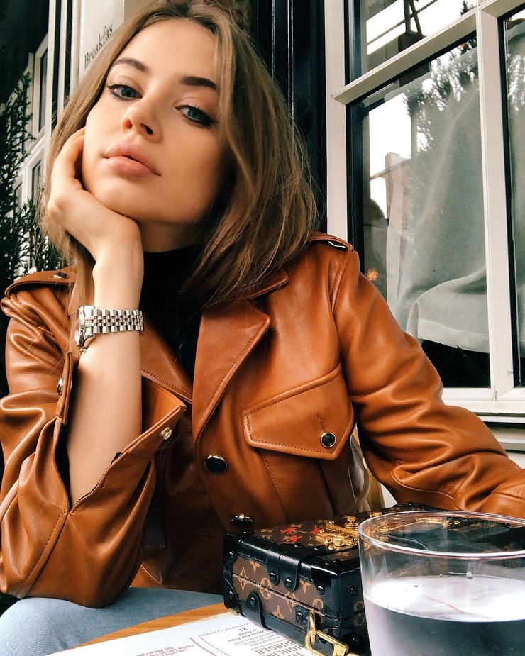 Xenia Tchoumitcheva Xenia Tchoumitcheva