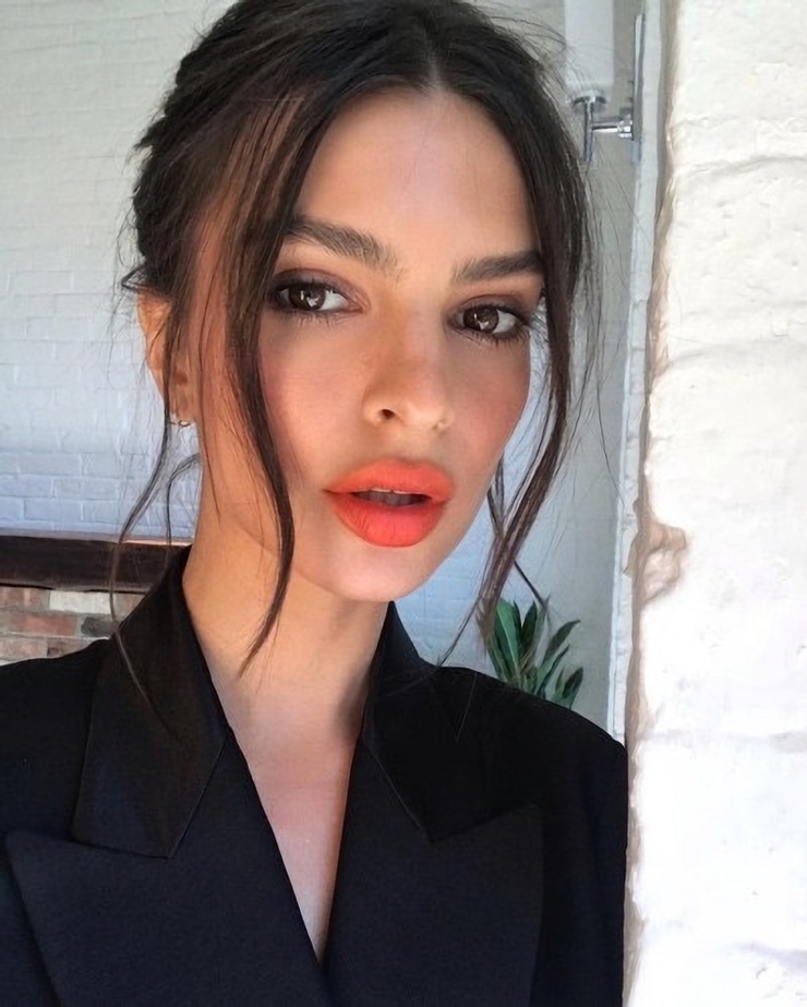 Emily Ratajkowski