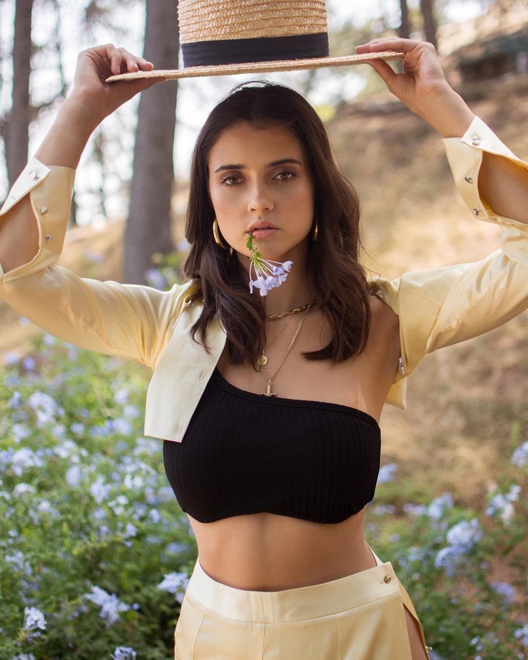 Sarah Curr Sarah Curr