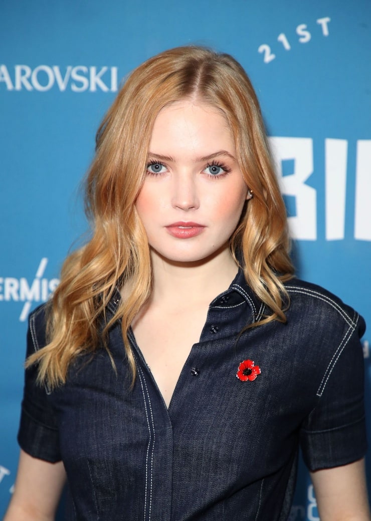 Ellie Bamber