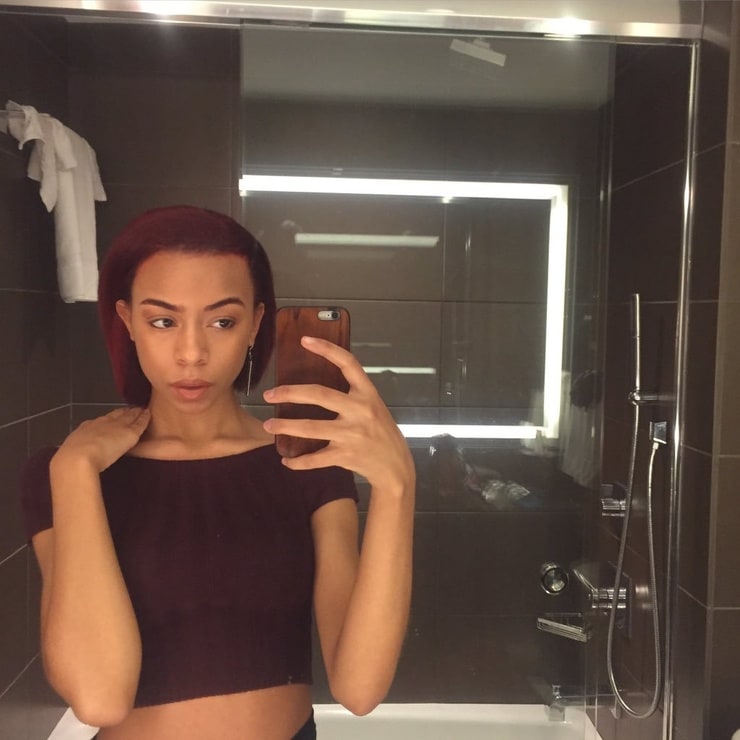 Ravyn Lenae