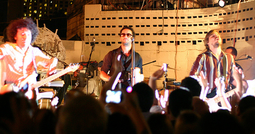 Los Amigos Invisibles