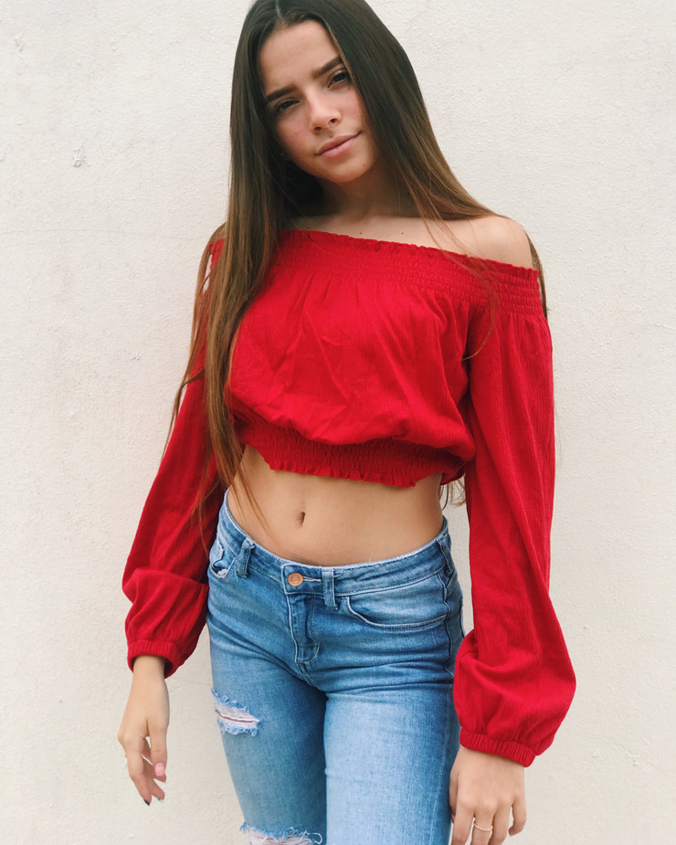 Aniah Braz Aniah Braz