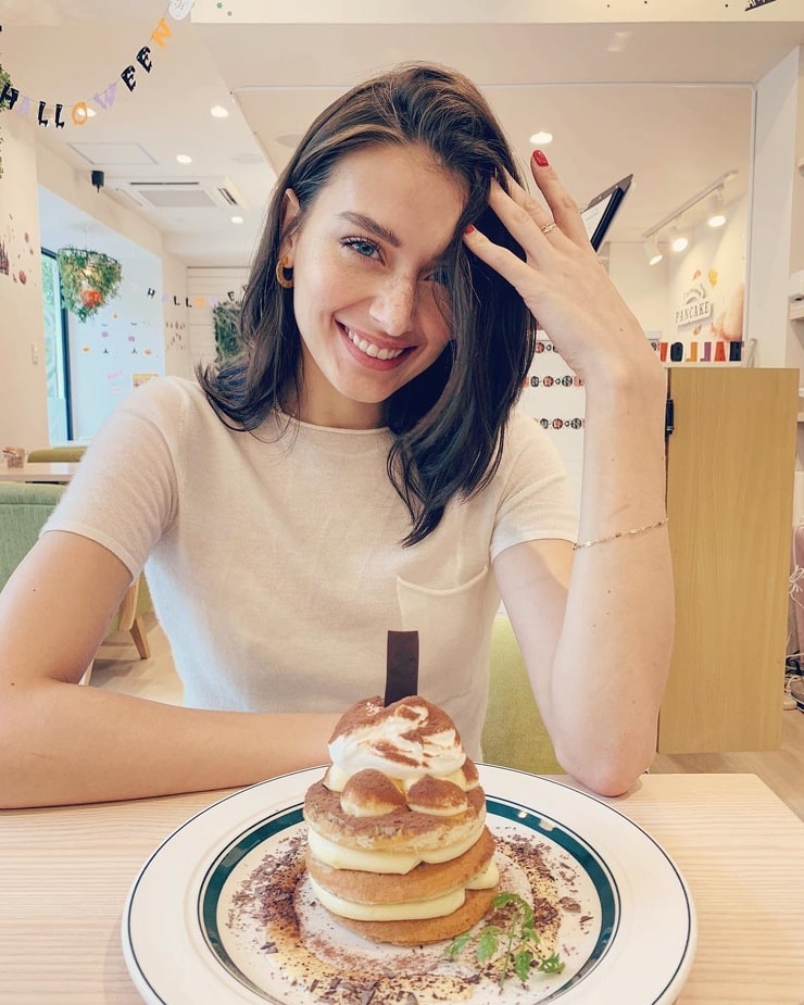 Jessica Clements