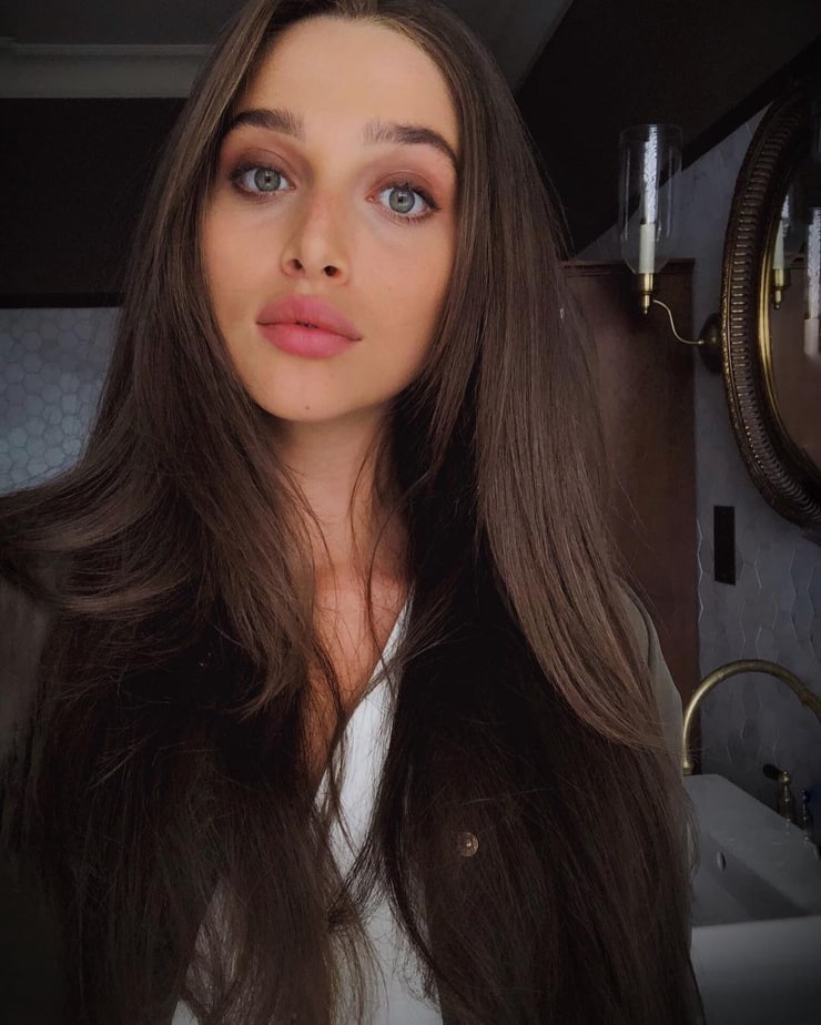 Talia Wallis Talia Wallis