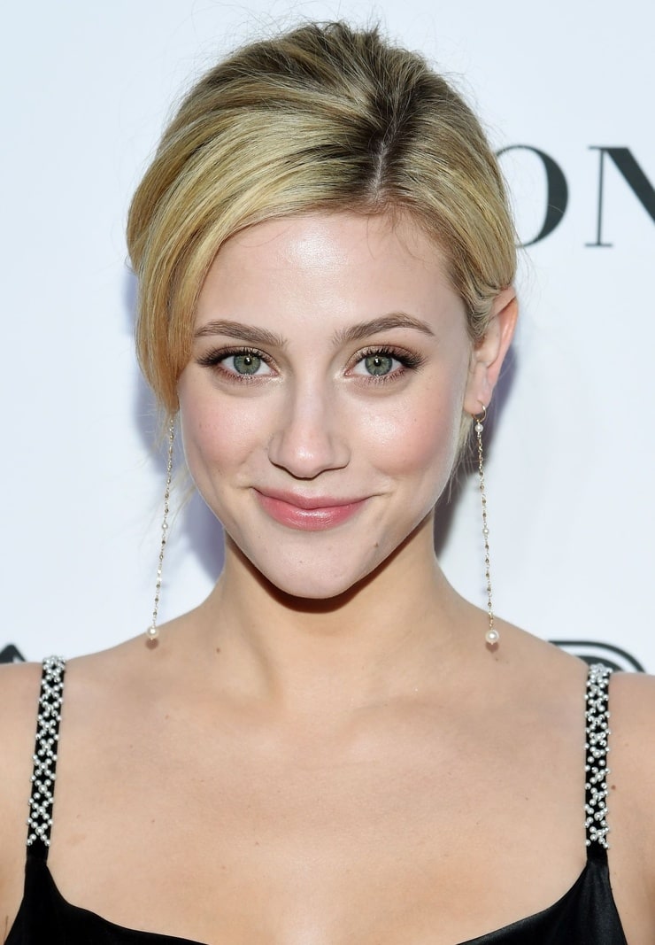 Lili Reinhart