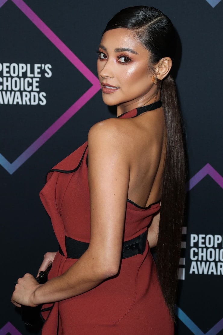 Shay Mitchell Image