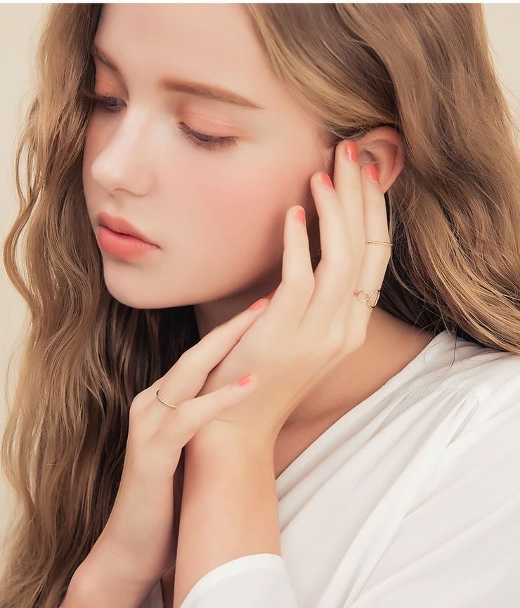 Sonya Kulakova Sonya Kulakova