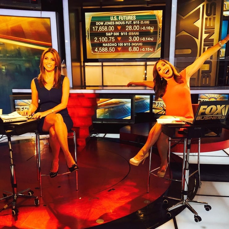 Nicole Petallides, Lauren Simonetti