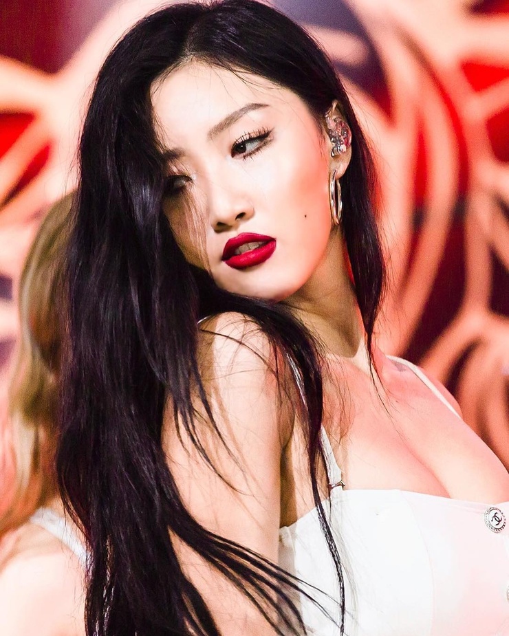 Hwasa Hwasa