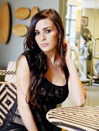 Roxanna June