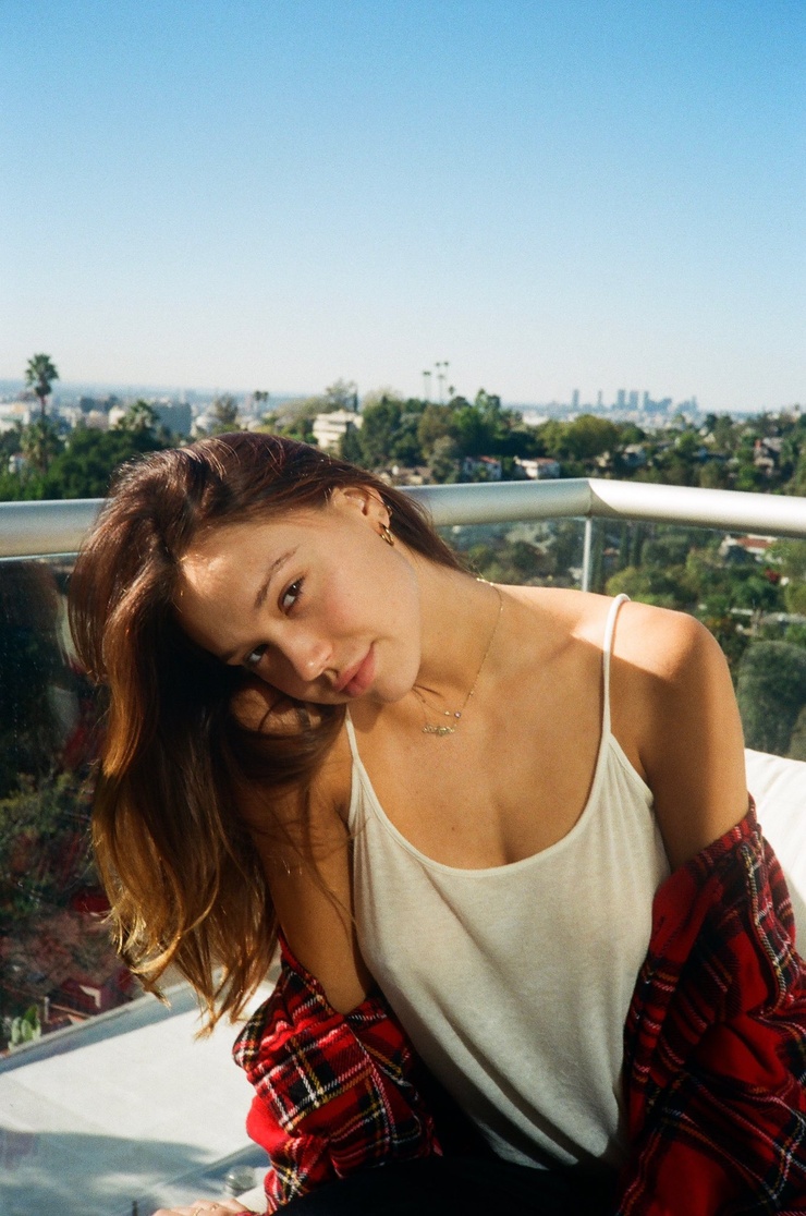 Alexis Ren
