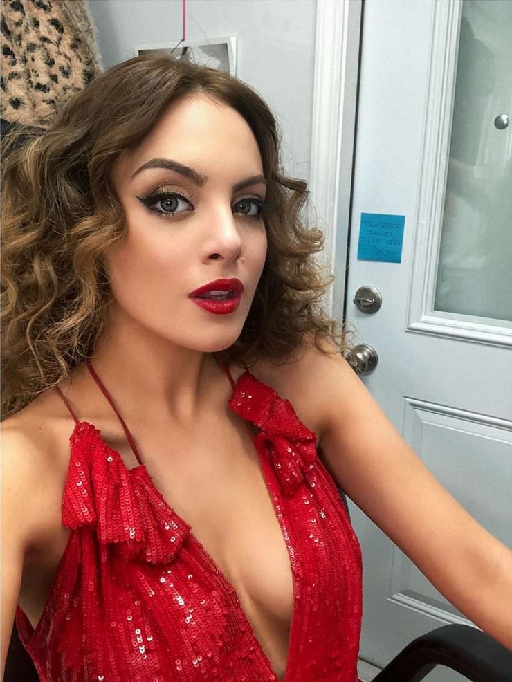 Elizabeth Gillies Elizabeth Gillies