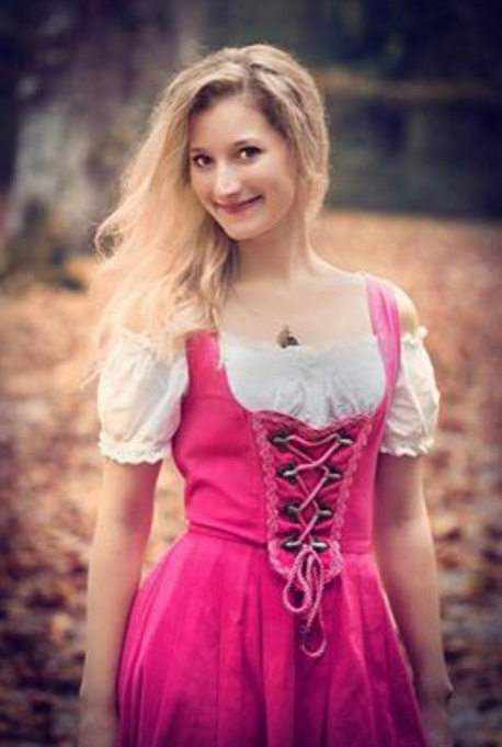 Morena Hummel
