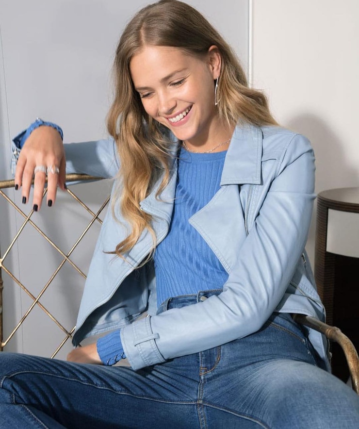 Esti Ginzburg Esti Ginzburg