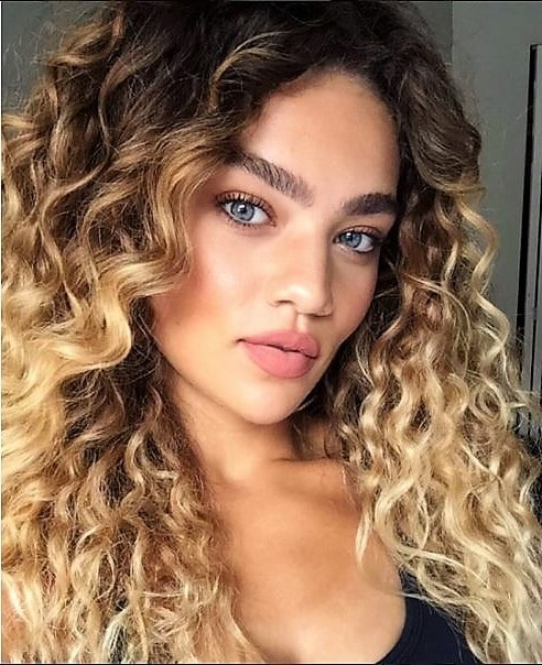 Kiana Alexis Kiana Alexis