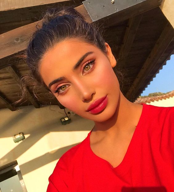 Negin Ghalavand Negin Ghalavand