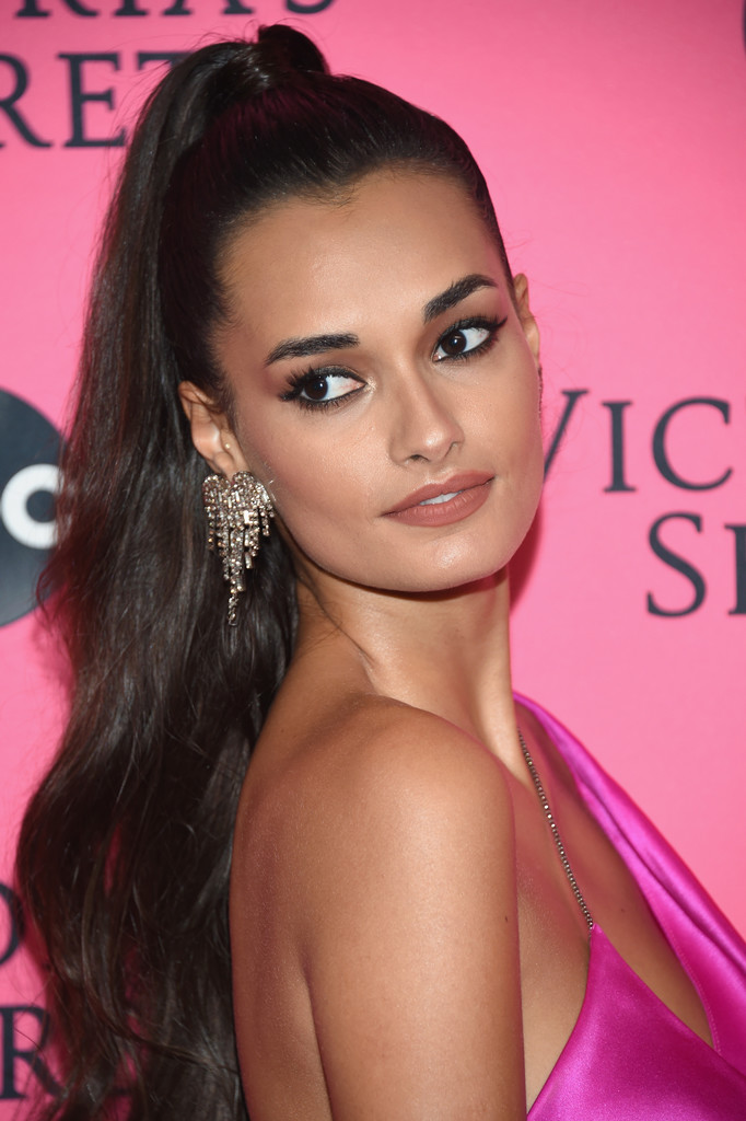 Gizele Oliveira Gizele Oliveira