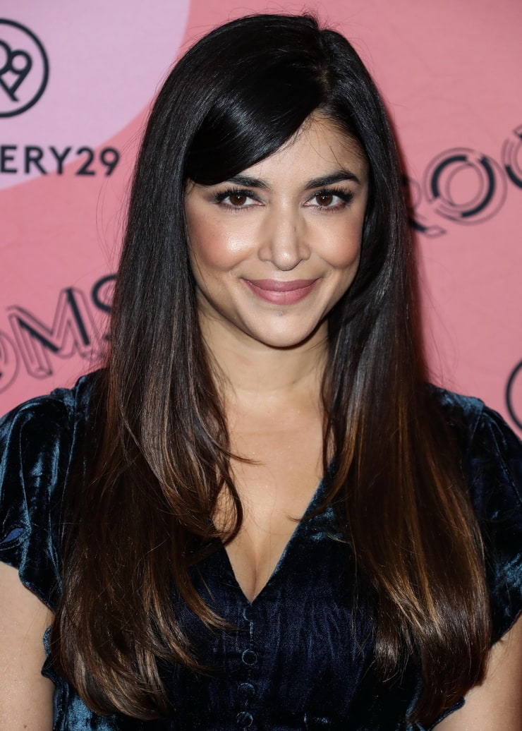 Hannah Simone