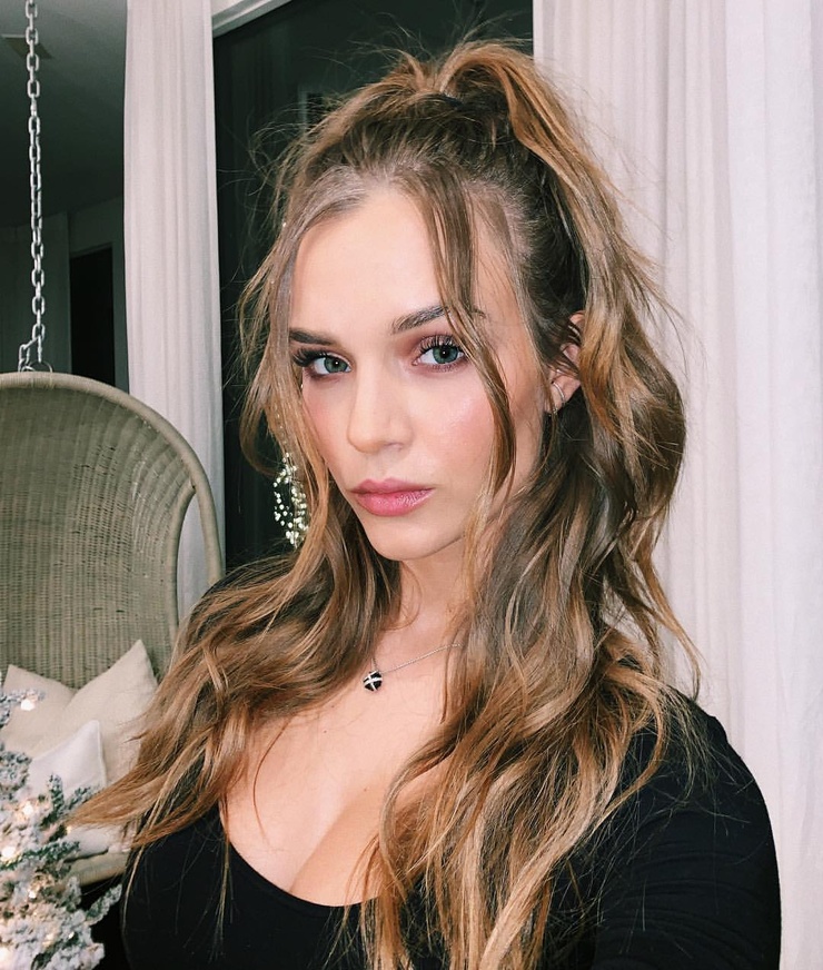 Josephine Skriver Josephine Skriver