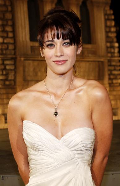 Lizzy Caplan Lizzy Caplan