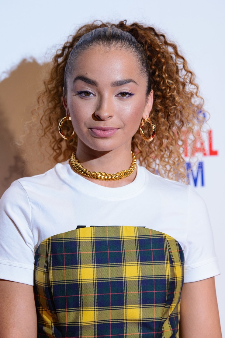 Ella Eyre