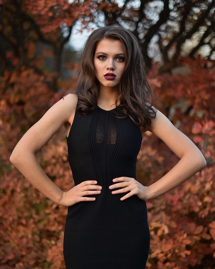Elizabeth Kozakova Elizabeth Kozakova