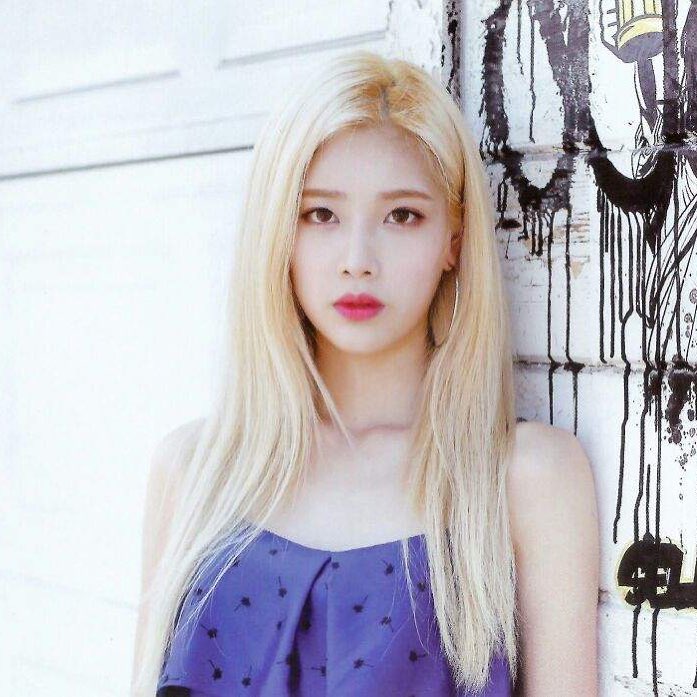 Picture of Kim Lip