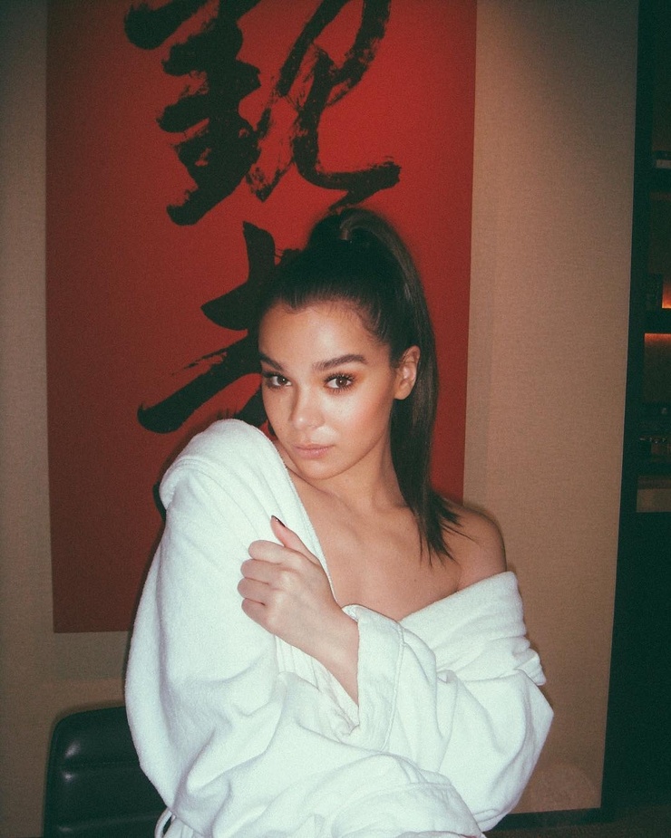 Hailee Steinfeld Hailee Steinfeld
