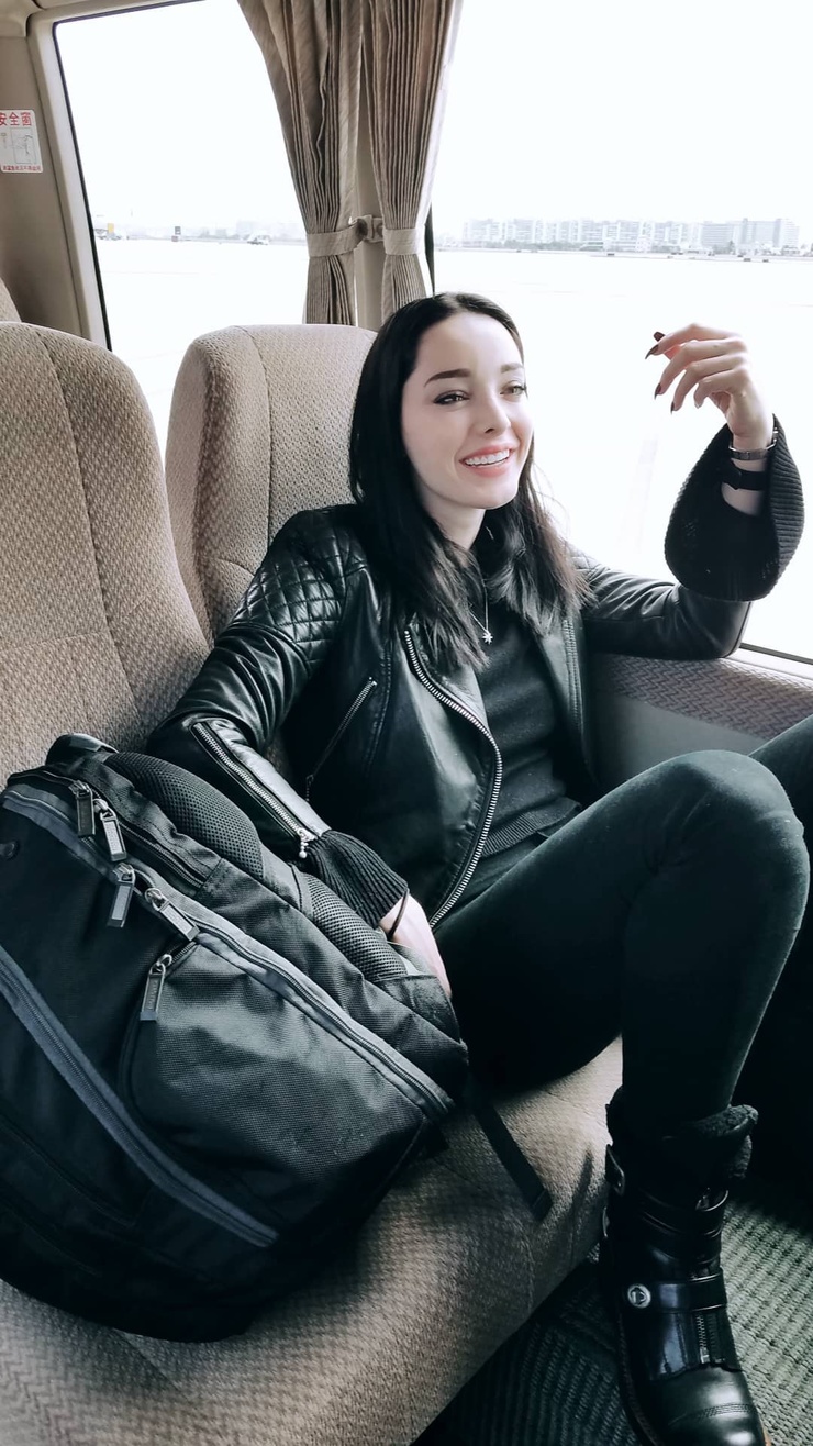 Emma Dumont