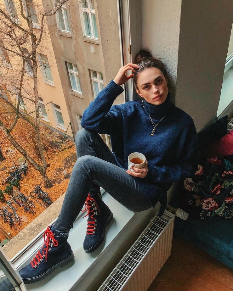 Charleen Weiss Charleen Weiss