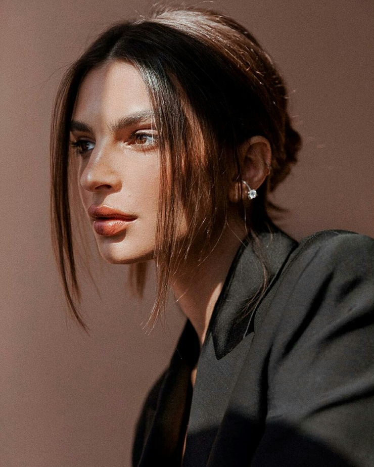 Emily Ratajkowski