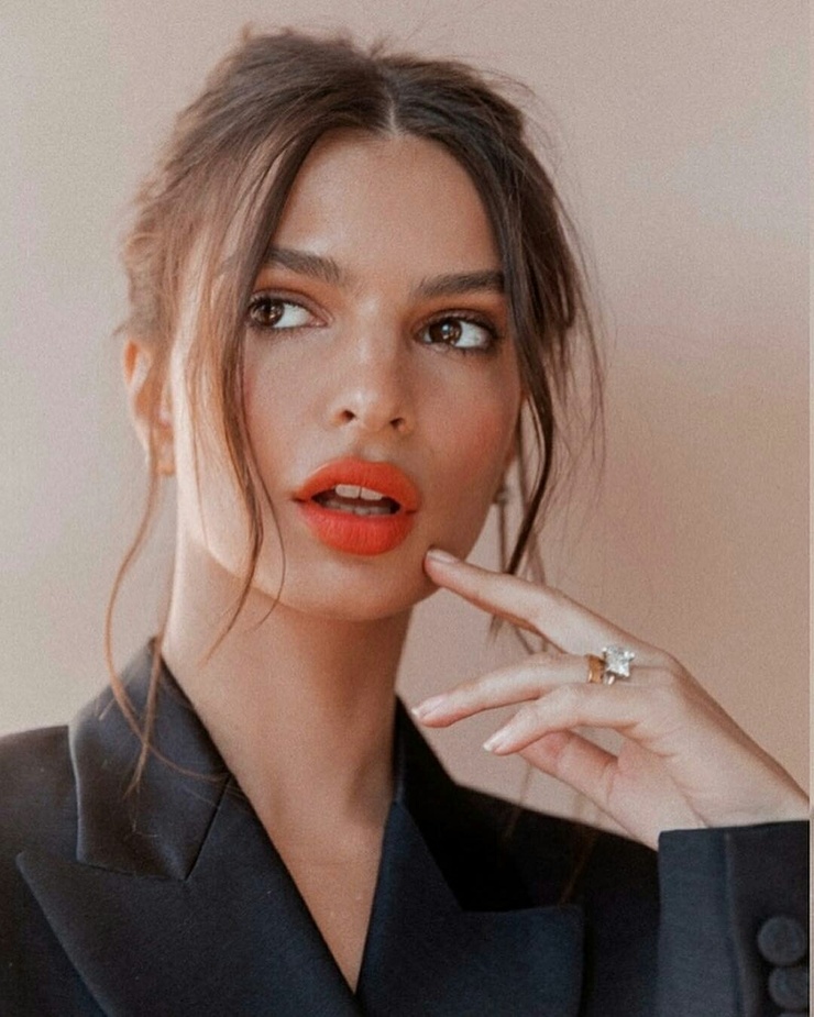 Emily Ratajkowski