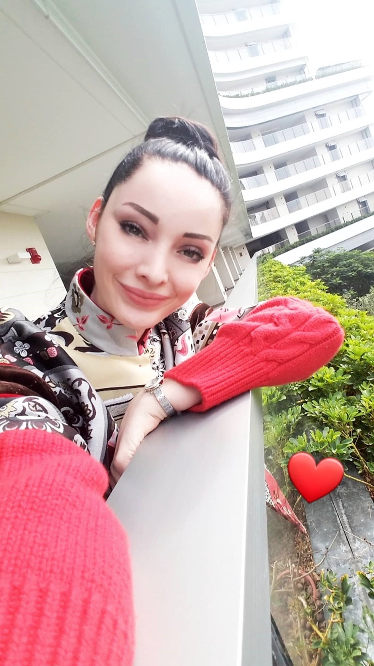 Emma Dumont Emma Dumont