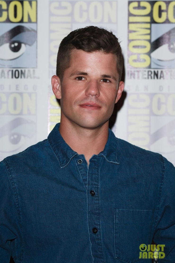 Charlie Carver