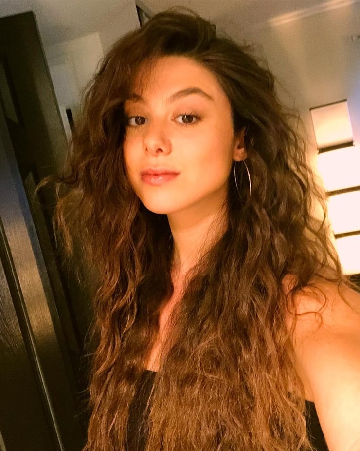 Kira Kosarin image