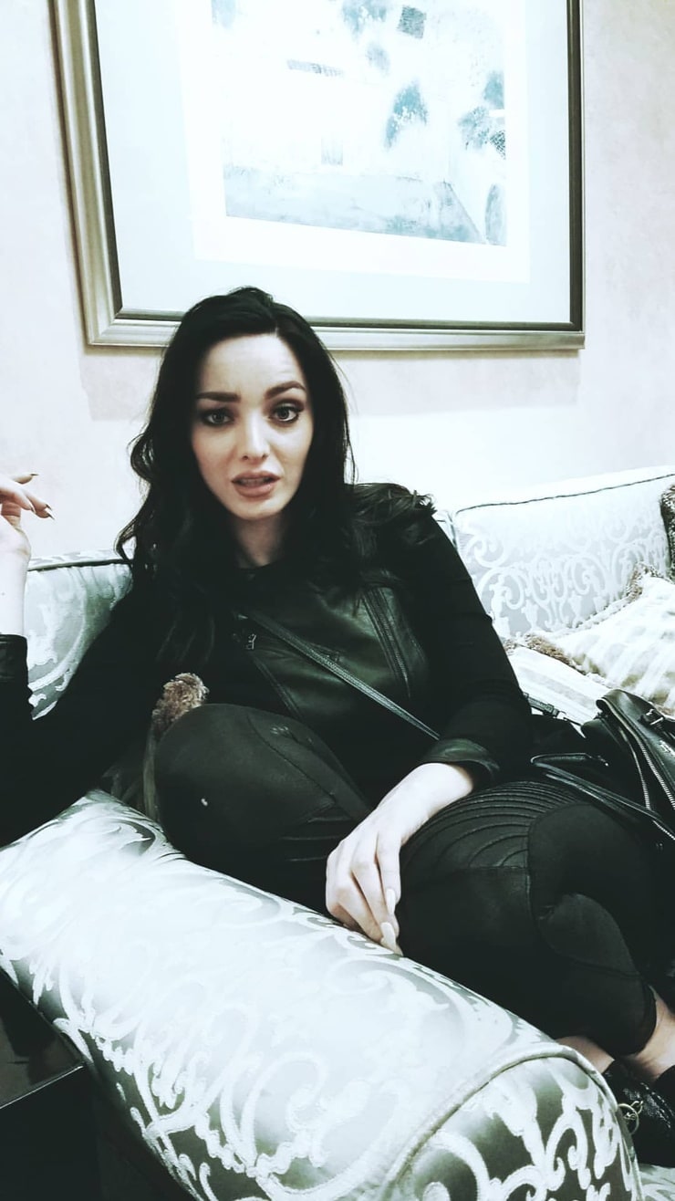 Emma Dumont