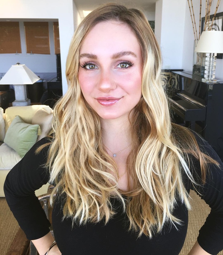 Anya Nicolodi