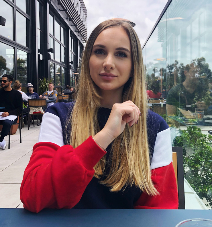 Anya Nicolodi Anya Nicolodi