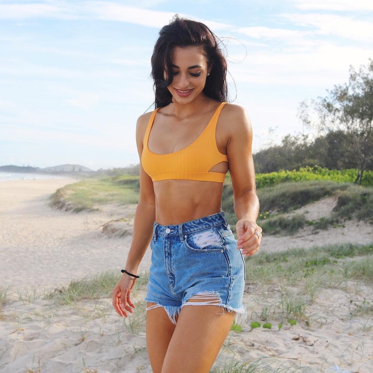 Danielle Robertson