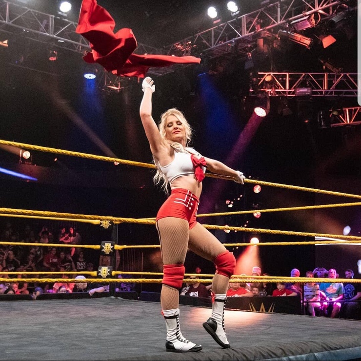 Lacey Evans