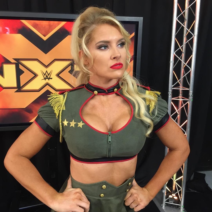 Lacey Evans