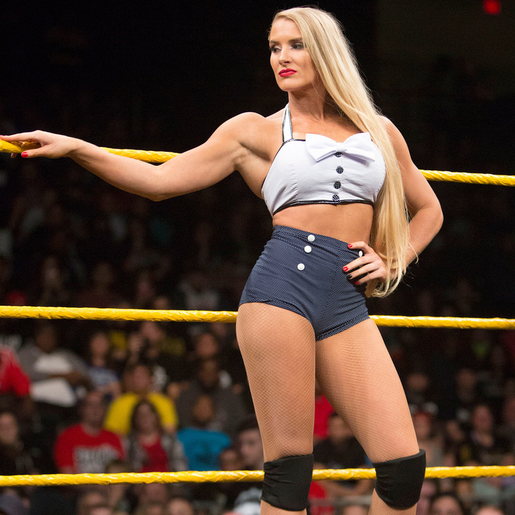 Lacey Evans