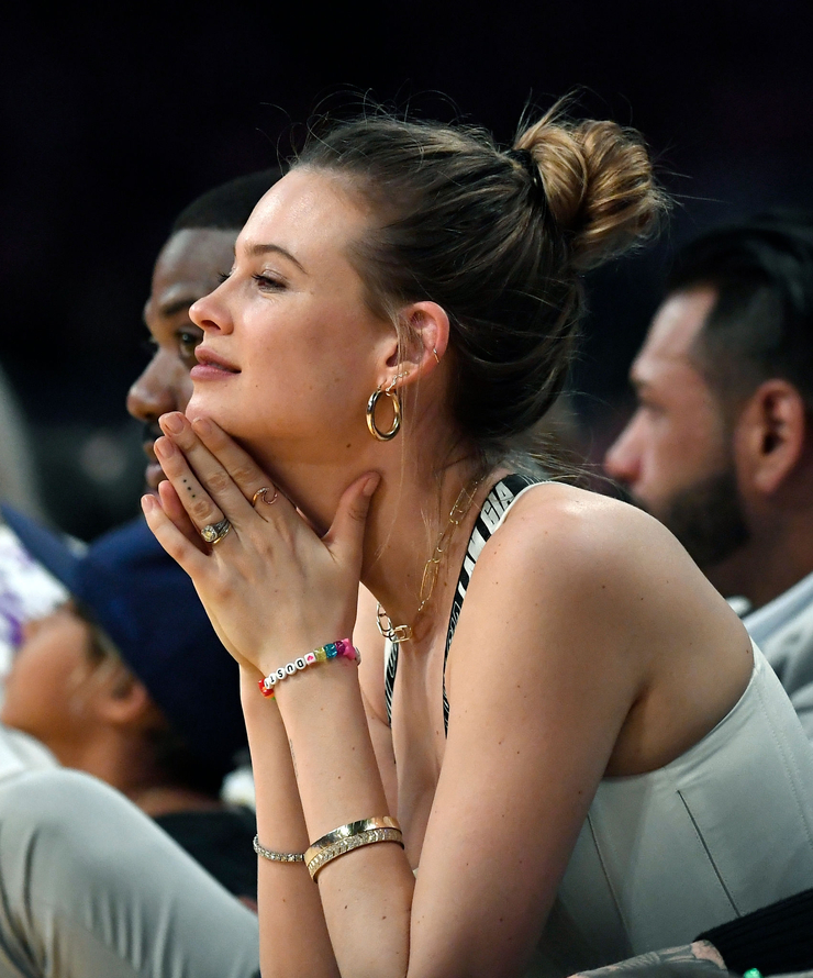 Behati Prinsloo Behati Prinsloo